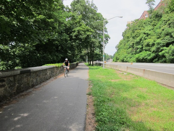 North of the GWB, the path runs parallel to the Henry Hudson Parkway.